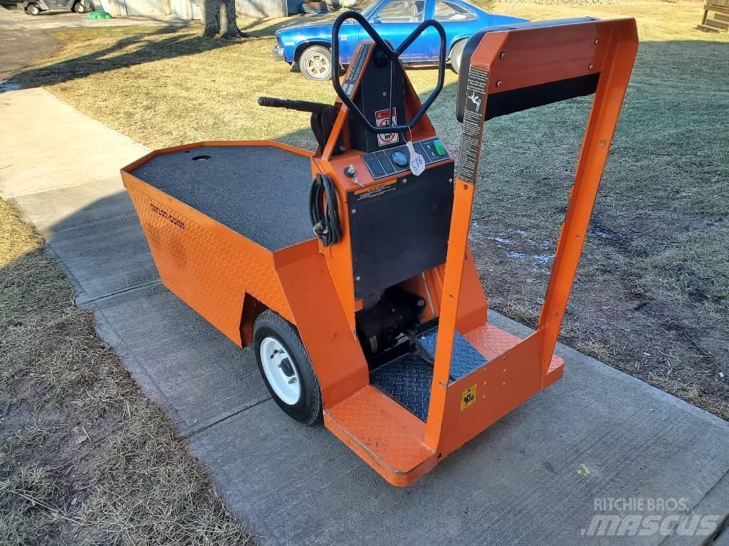 Taylor-Dunn SC100 Tauetraktor