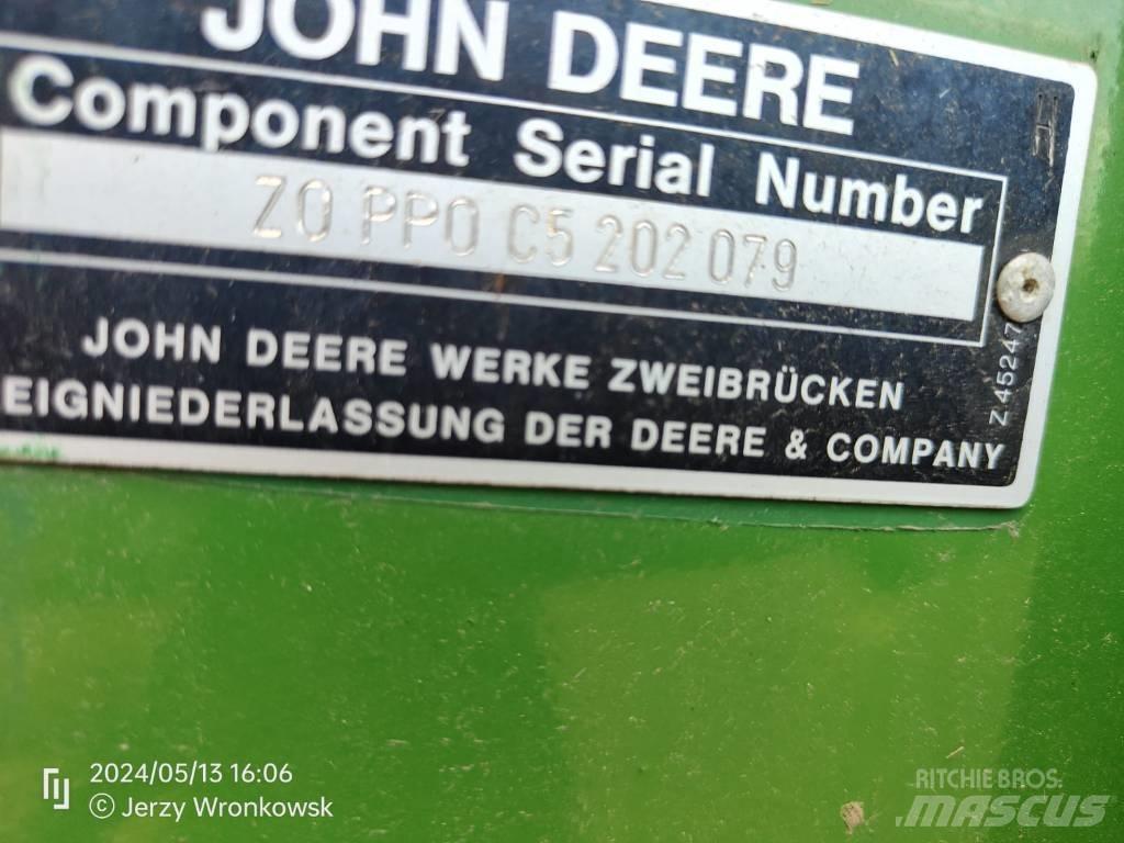 John Deere 1177 Skurtreskere