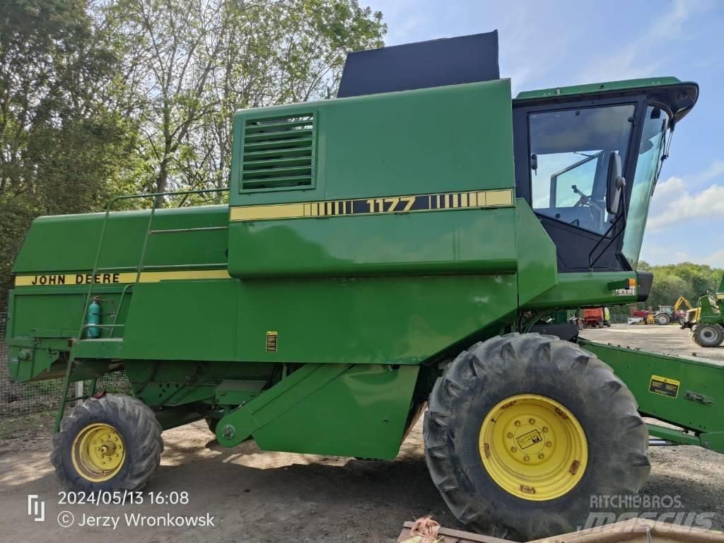 John Deere 1177 Skurtreskere