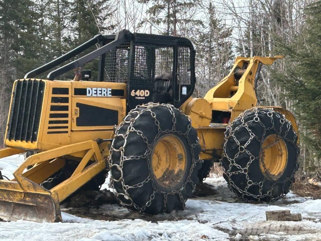 John Deere 640 D Stammelunner