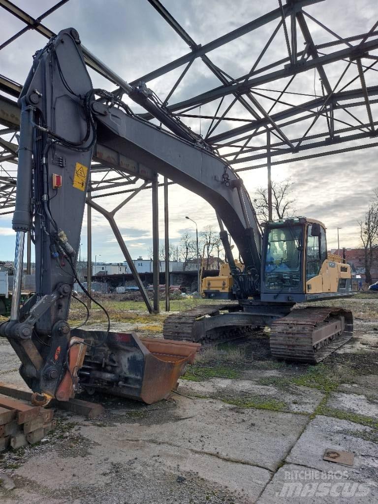Volvo EC 250 D L Beltegraver