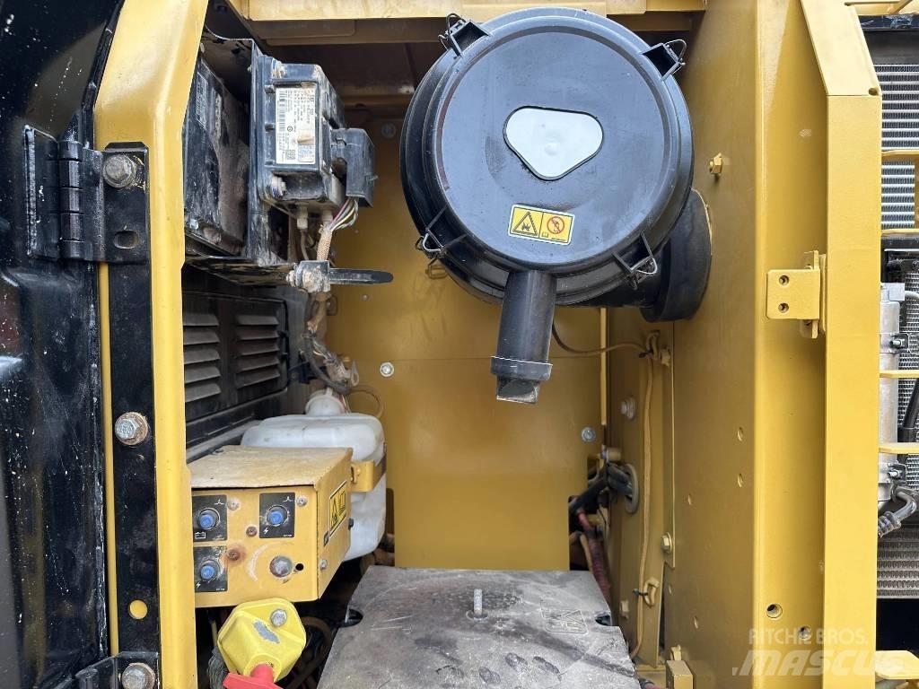 CAT 320D Beltegraver