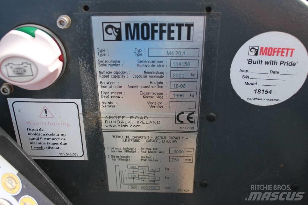 Moffett M4 20.1 Medbringertruck