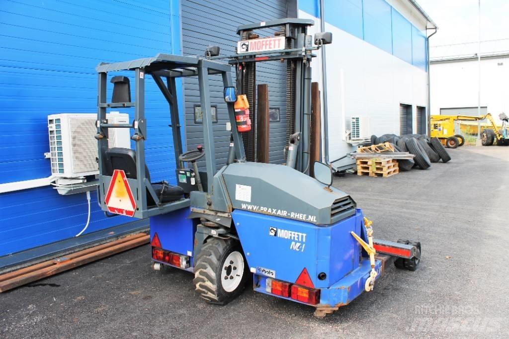 Moffett M4 20.1 Medbringertruck