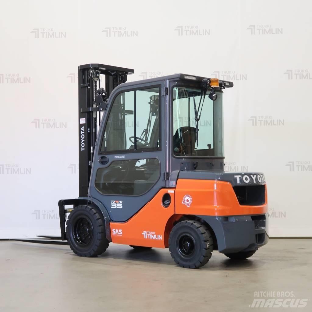 Toyota 02-8FDJF35 Diesel Trucker