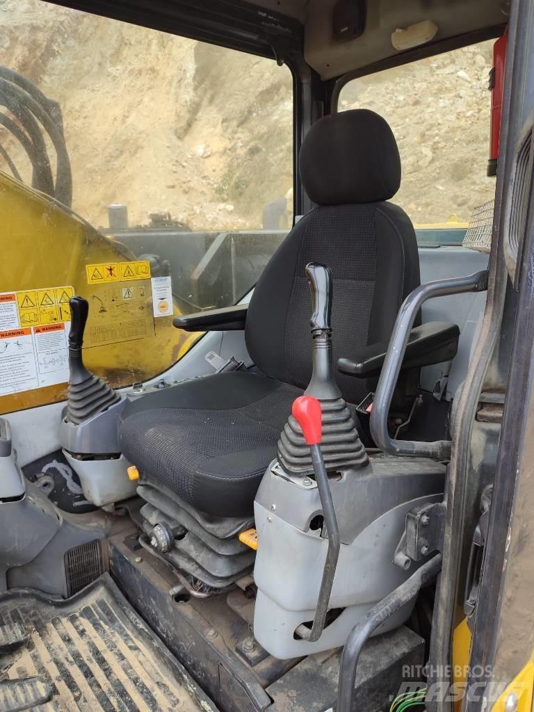 Komatsu PC 228 LC-3 Beltegraver