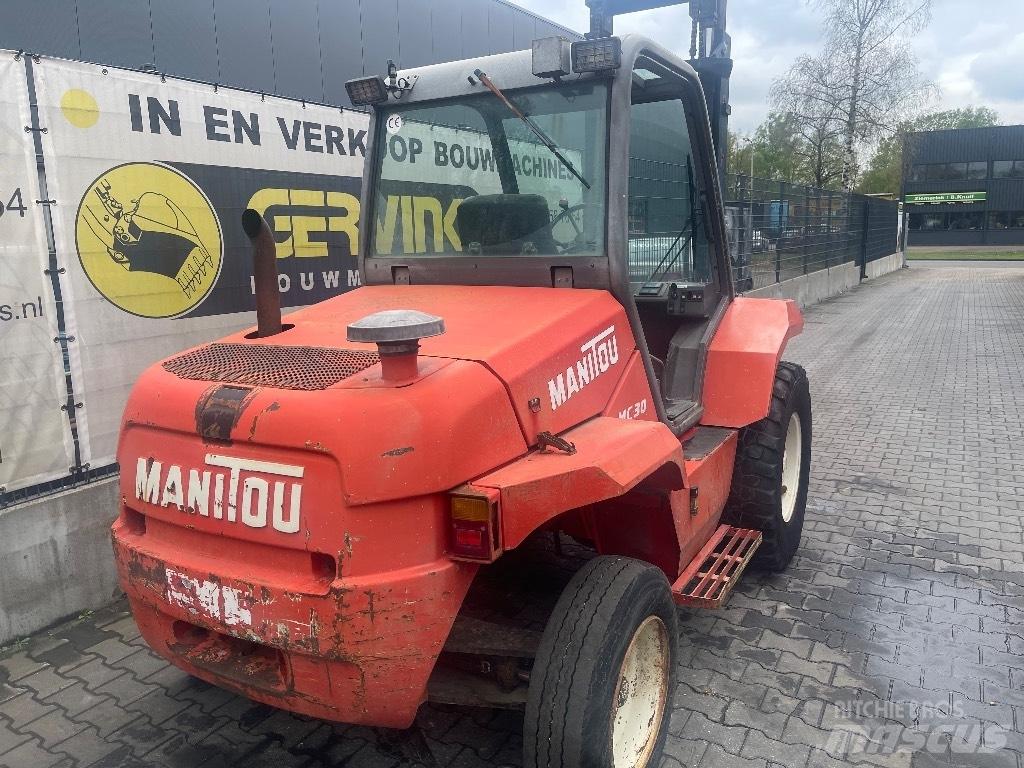 Manitou MC 30 Terrenggående gaffeltruck