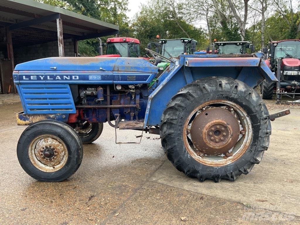Leyland 253 Traktorer