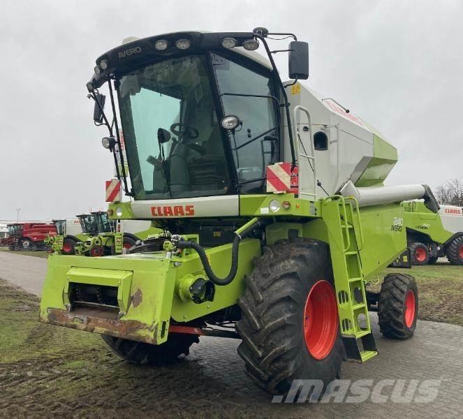 CLAAS AVERO 240 Skurtreskere