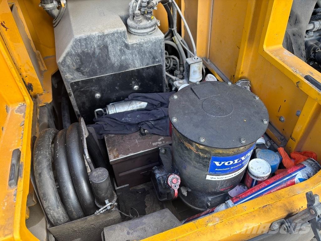 Volvo EC 380 EL Beltegraver