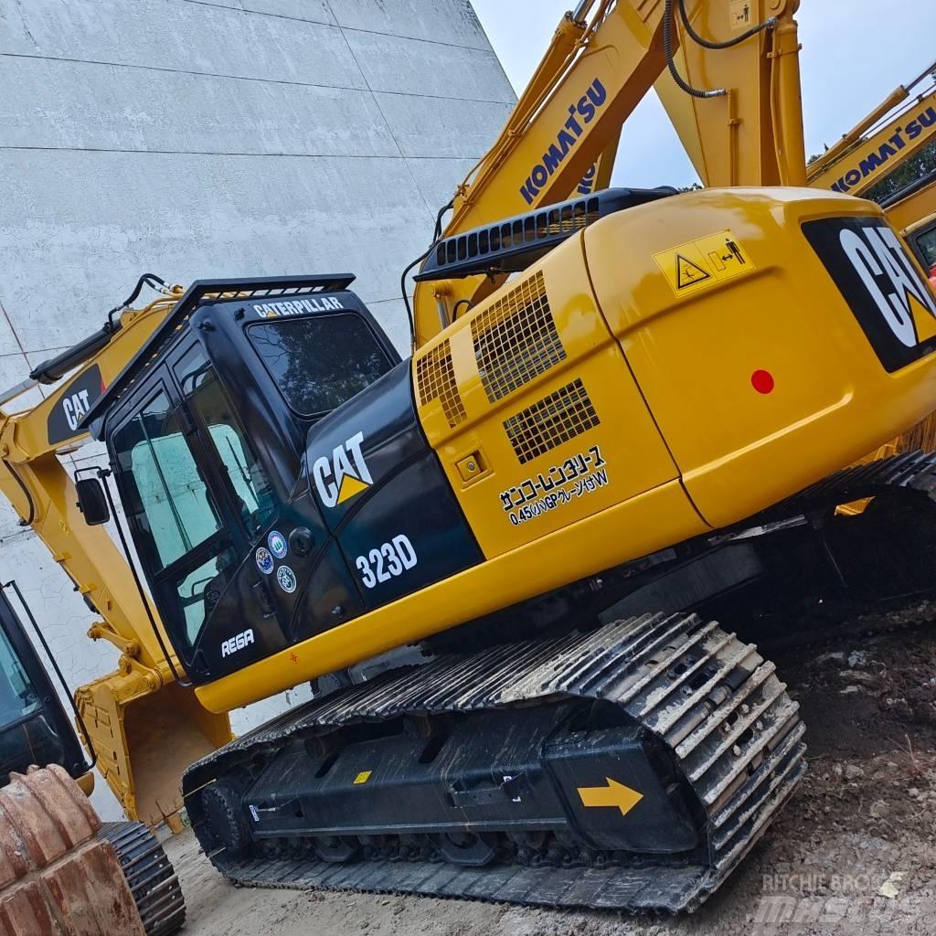 CAT 323 D Beltegraver