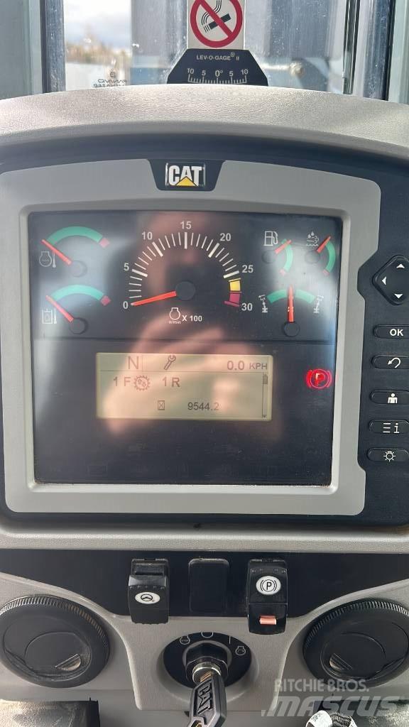 CAT 140 M Veihøvler