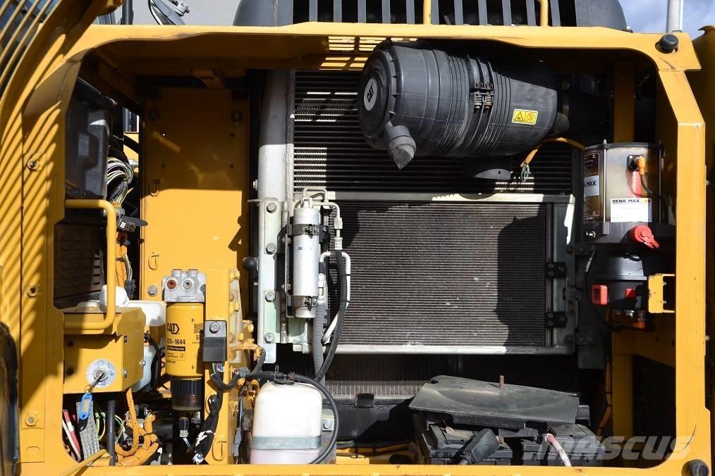 CAT 319 D L Beltegraver