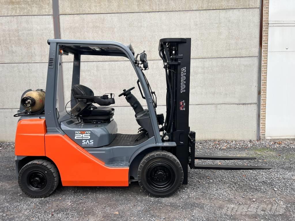 Toyota 02-8FGF25 Propan trucker