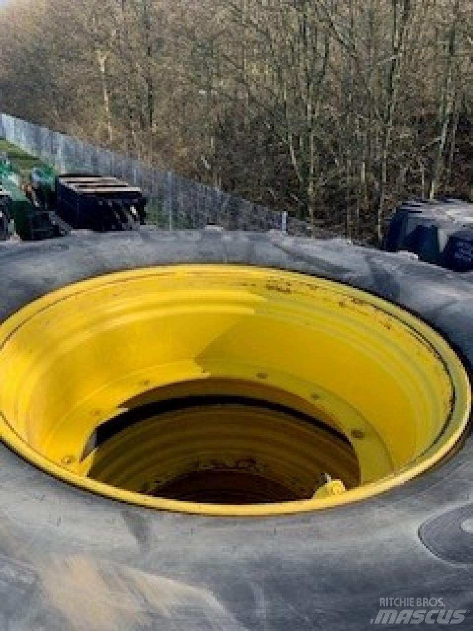 Mitas 680/80R42 Dekk, hjul og felger