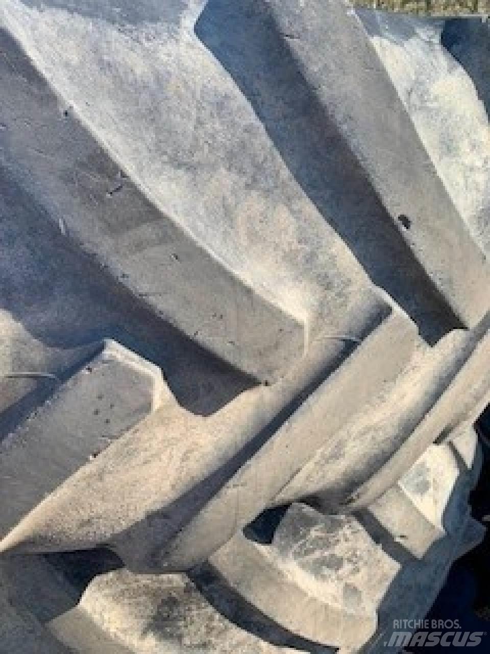 Mitas 680/80R42 Dekk, hjul og felger
