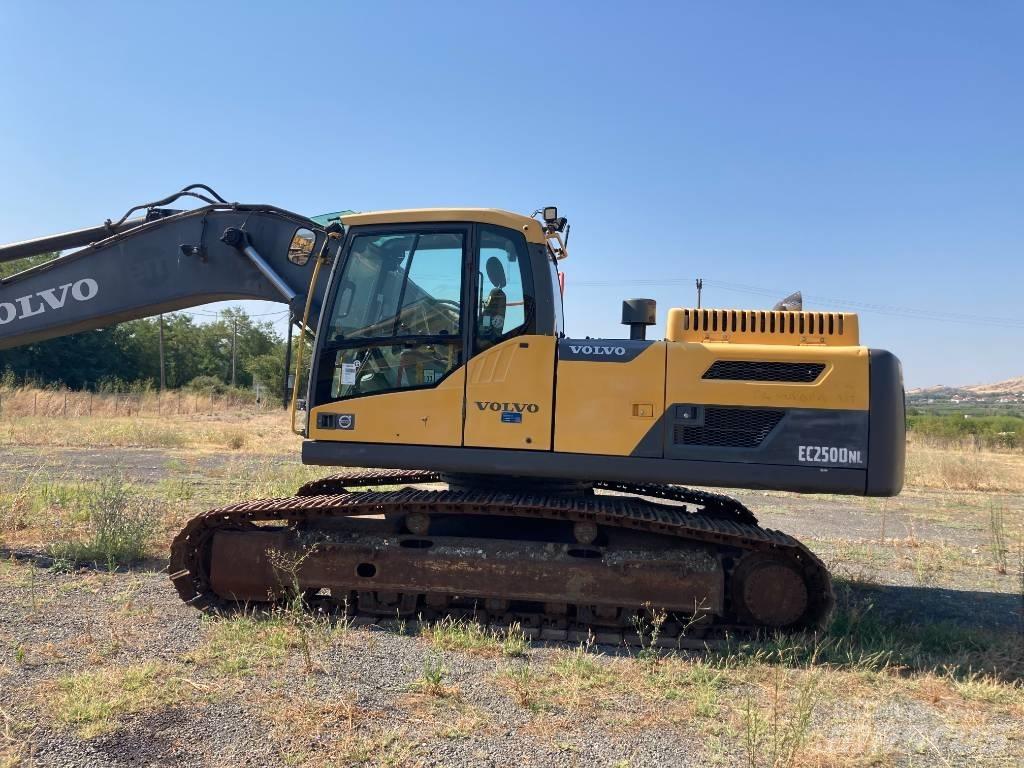 Volvo EC 250 D N L Beltegraver
