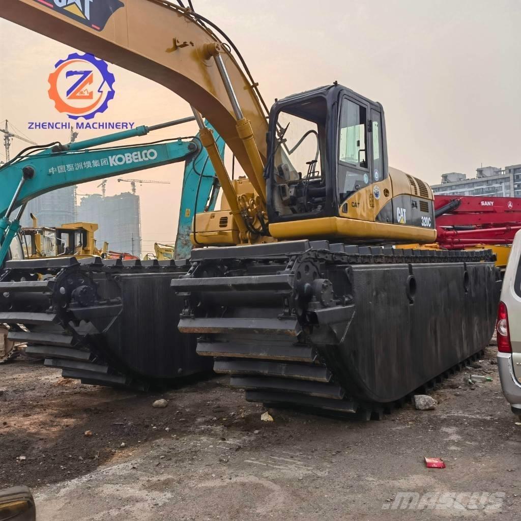 CAT 320 C Amfibiske Gravemaskiner