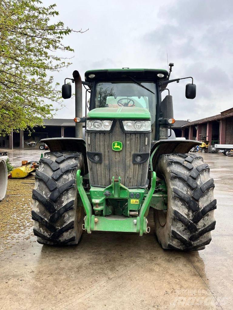 John Deere 7230 R Traktorer