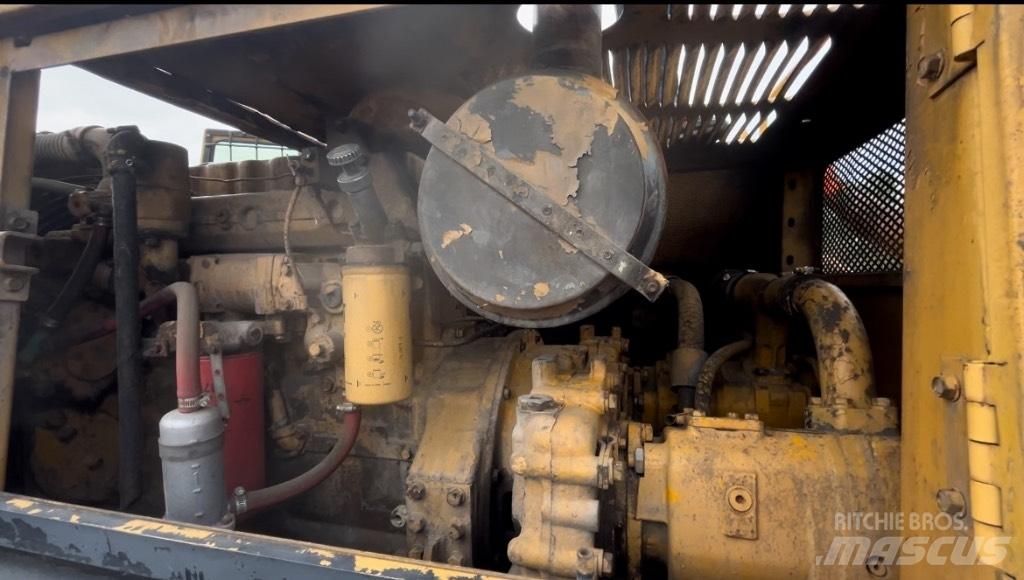 CAT 215 Beltegraver