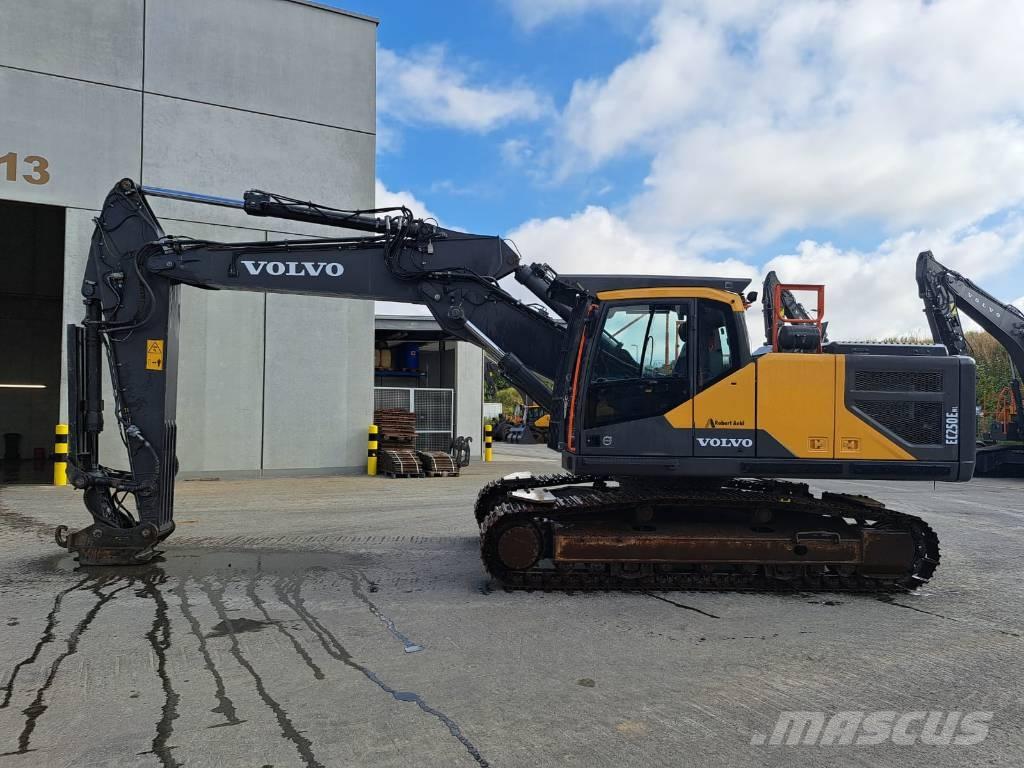 Volvo EC 250 ENL Beltegraver