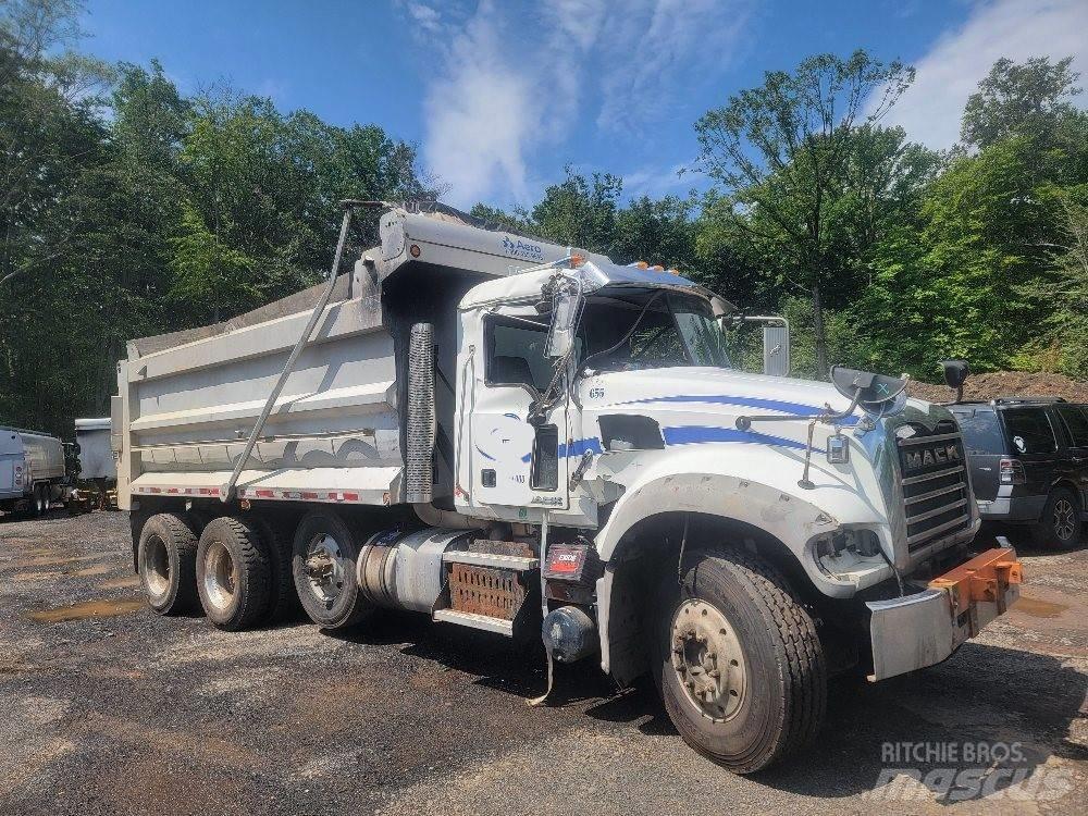 Mack 713GU Tippbil