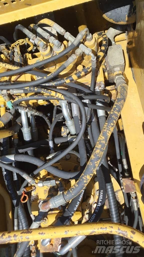 CAT 325 LN Beltegraver
