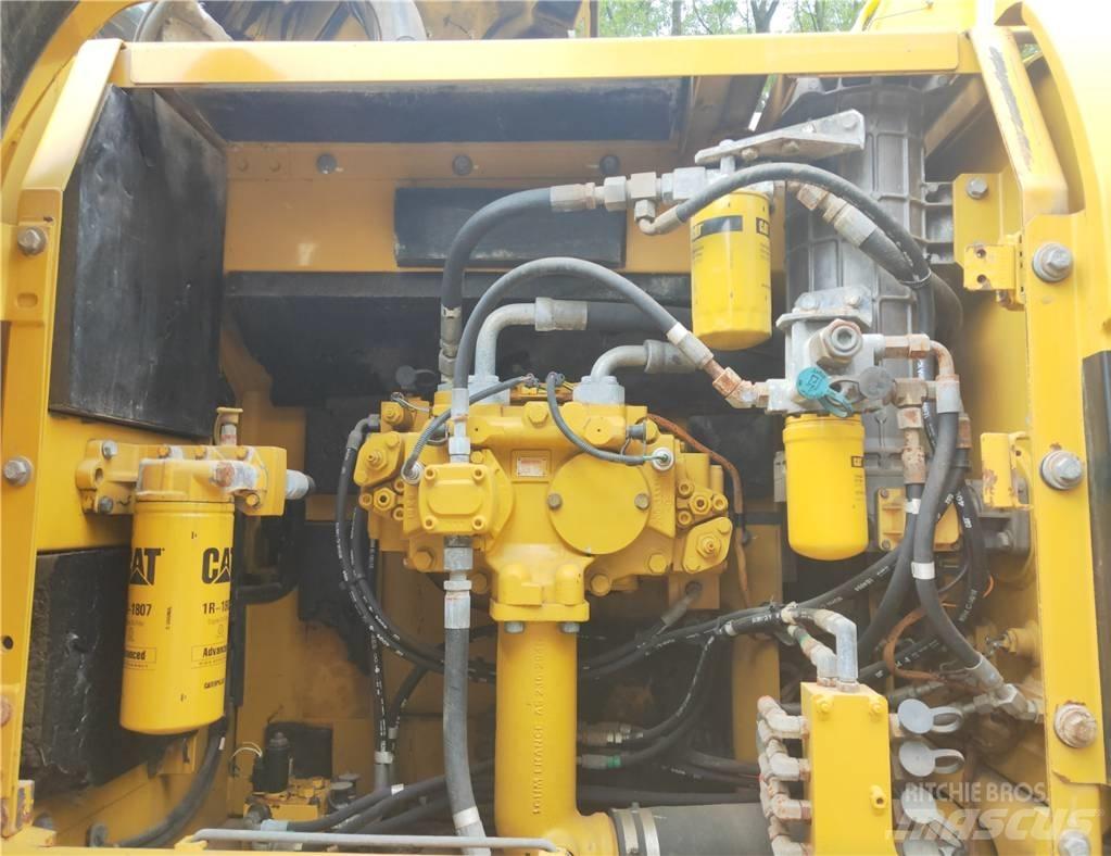 CAT 329 D Beltegraver