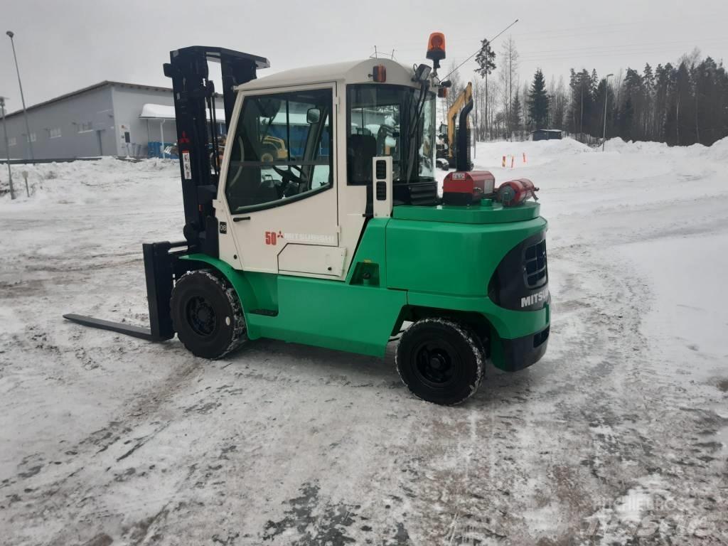 Mitsubishi FD50K Diesel Trucker