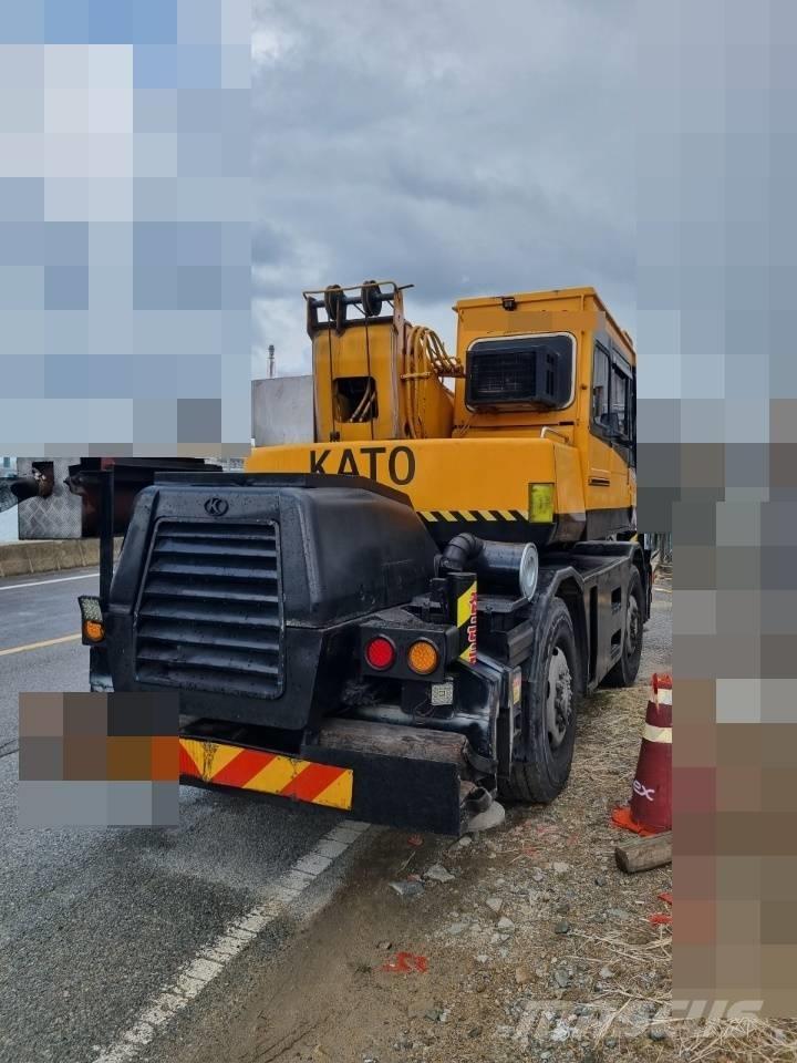 Kato MR 100 Røff terreng kraner