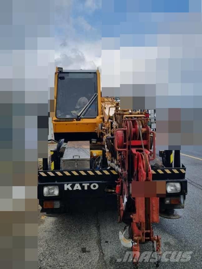 Kato MR 100 Røff terreng kraner