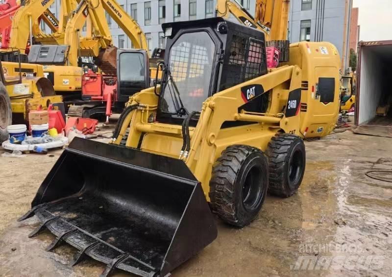 CAT 246 D Kompaktlastere