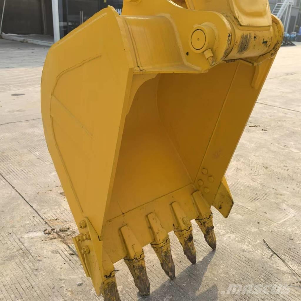 Komatsu PC 130-7 Beltegraver