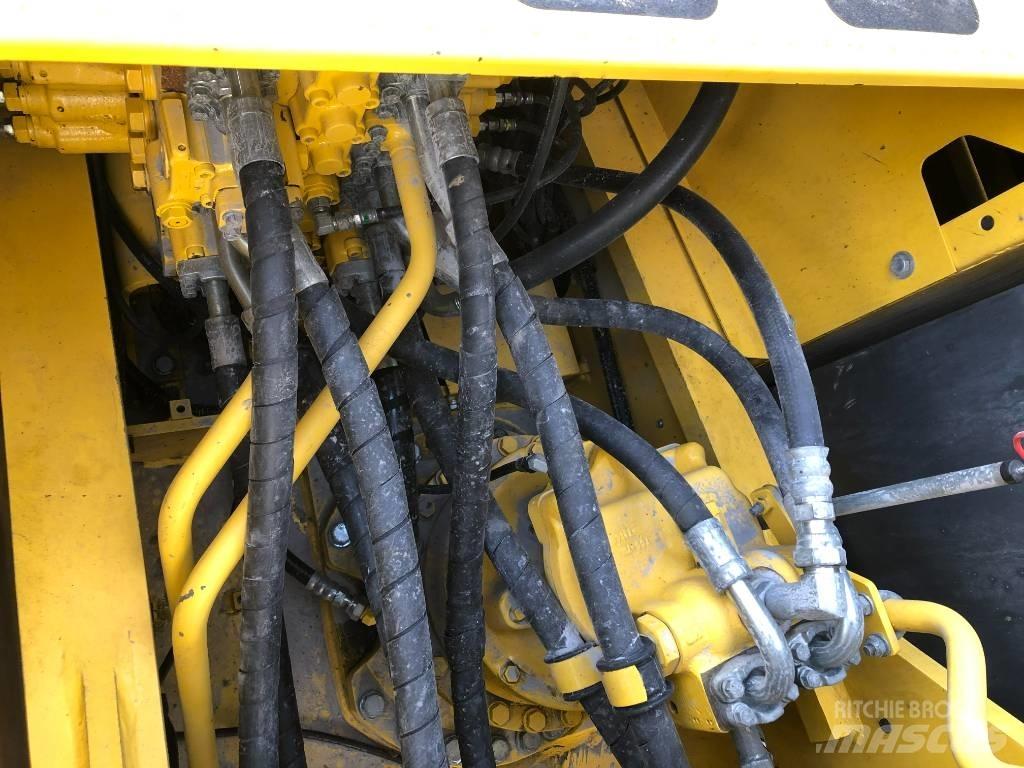 Komatsu 240-8 Beltegraver