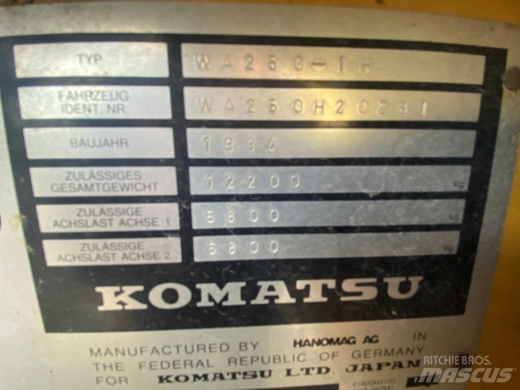 Komatsu WA 250 PT-1H Frontlastere og graveredskap