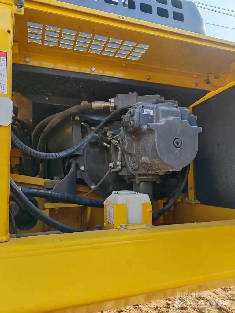 Komatsu 450-8 Beltegraver