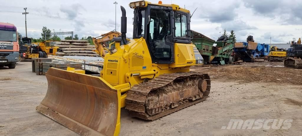 Komatsu D 51 EX-22 Dozere Beltegående
