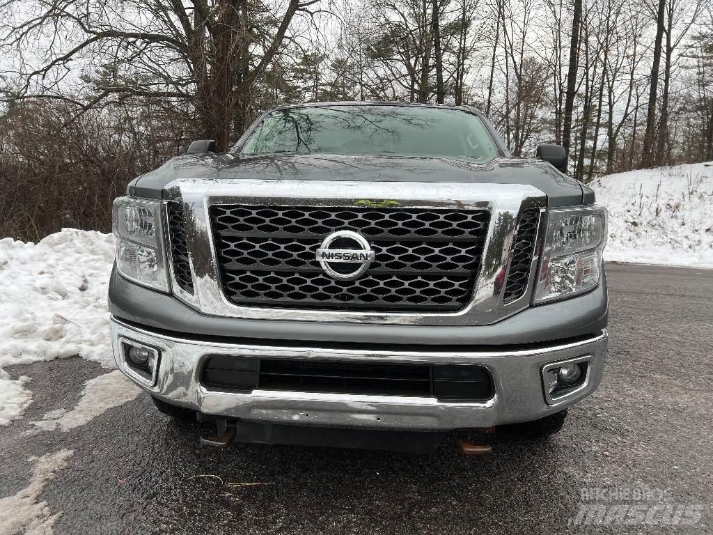 Nissan TITAN XD Pickup/planbiler