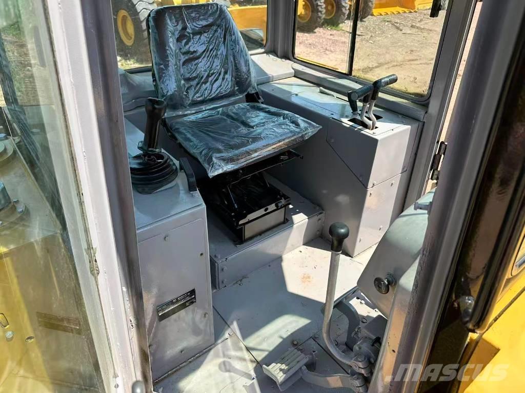 CAT D 6 G Dozere Beltegående