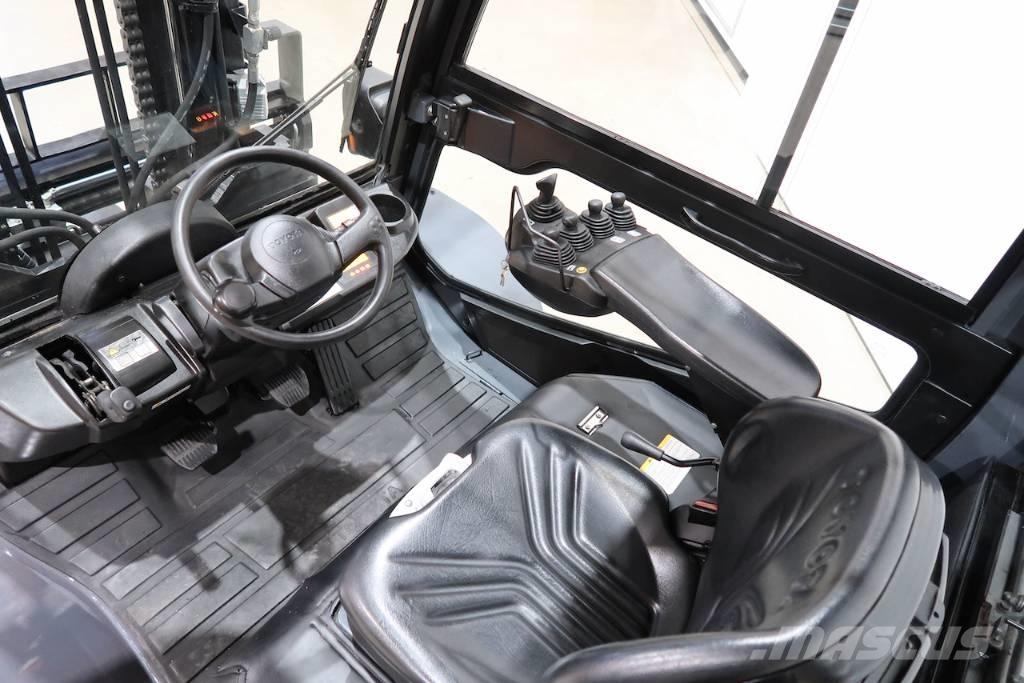 Toyota 40-8FD60N Diesel Trucker