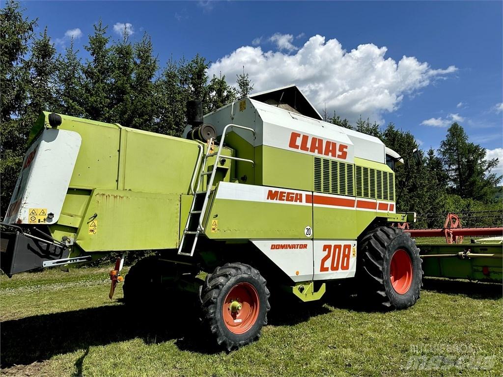 CLAAS Mega 208 Skurtreskere