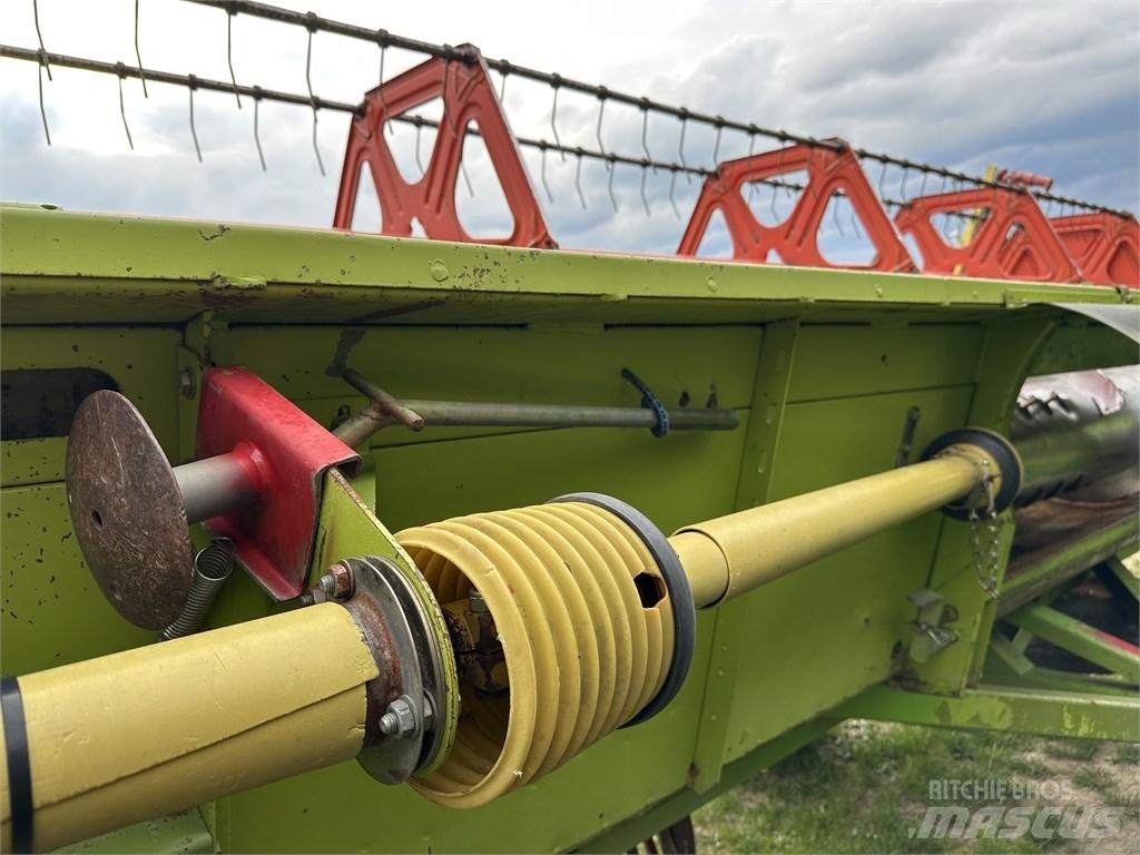 CLAAS Mega 208 Skurtreskere