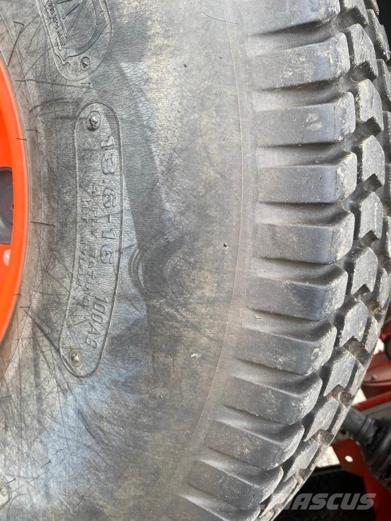 Kubota ST 401-C Kompakttraktorer
