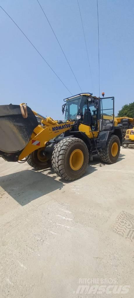 Komatsu WA270-8 Hjullastere