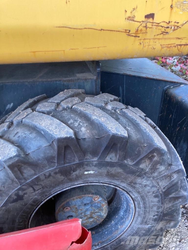 Komatsu PW 140-7 Hjulgravere