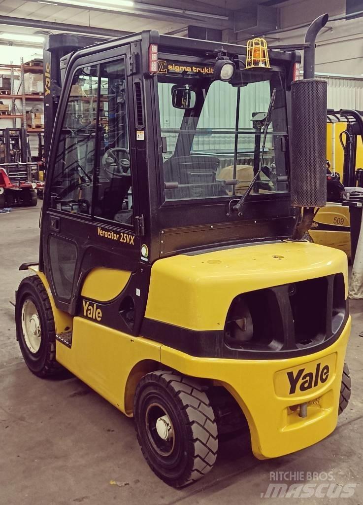 Yale GDP25VX Diesel Trucker