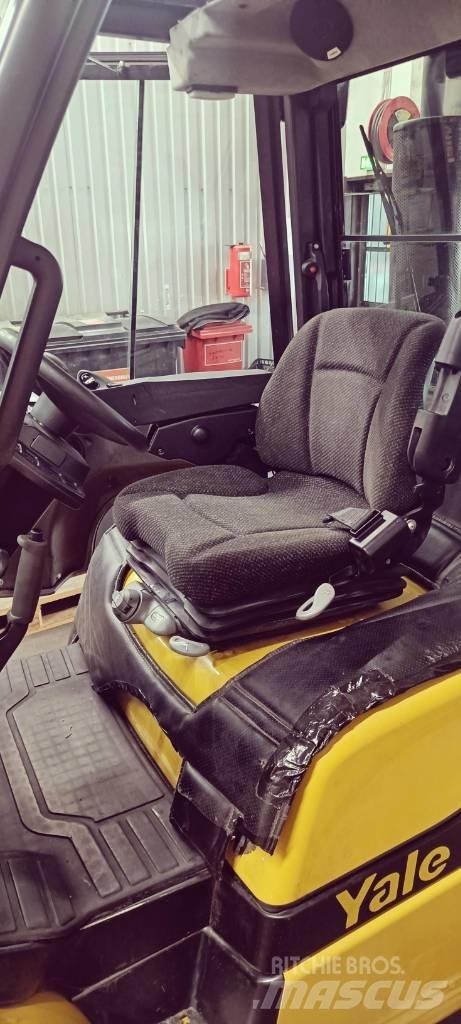 Yale GDP25VX Diesel Trucker
