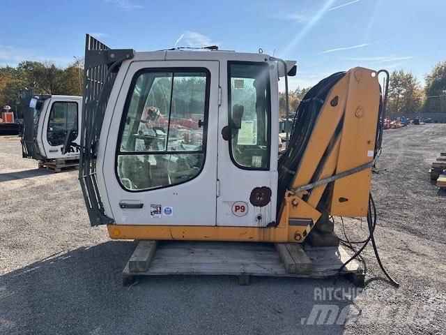 Liebherr A 934 C HD Førerhus og Interiør