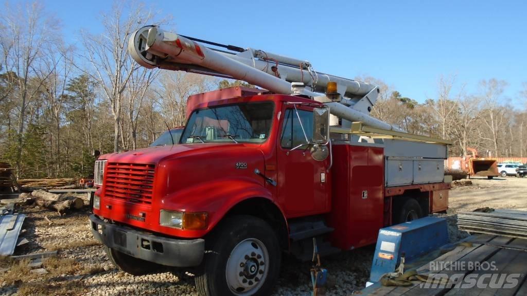 International 4700 Bilmontert lift