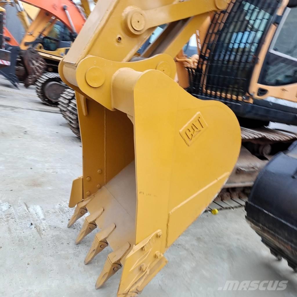 CAT 320 D2 L Beltegraver
